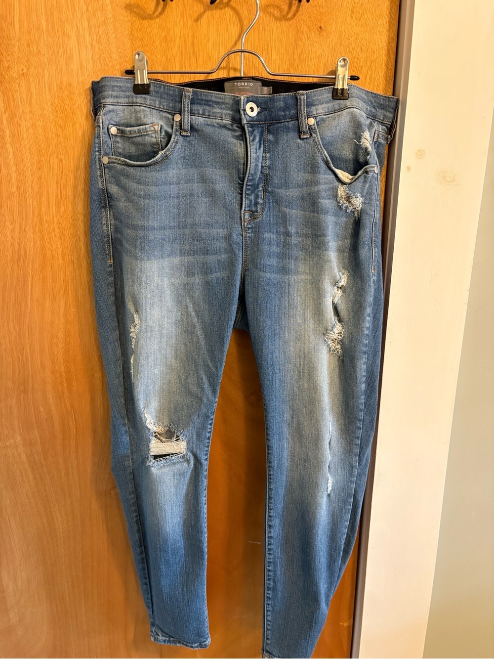 Torrid Light Blue Distressed Sky High Skinny Jeans Size 16s